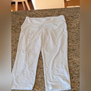 White Cropped Pants. Cotton Poly Spandex.
